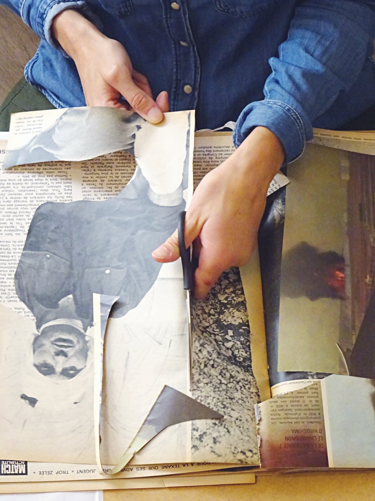 image de l'atelier artistique « Papier-ciseaux-colle » animé par Bill Noir à l'espace sans nom